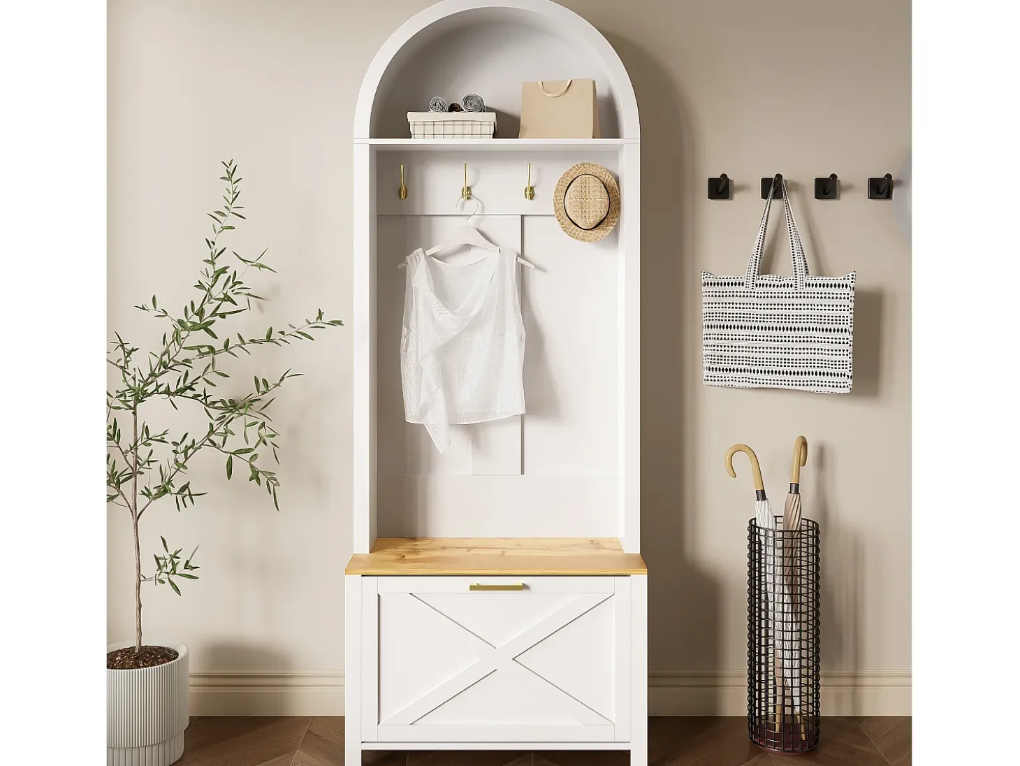 Armario blanco y natural con puerta y colgadores dorados, diseño arco 75x35x195cm
