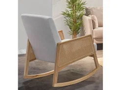Butaca mecedora de 98x82x65 cm de estilo boho con estructura de madera y ratán Sofia