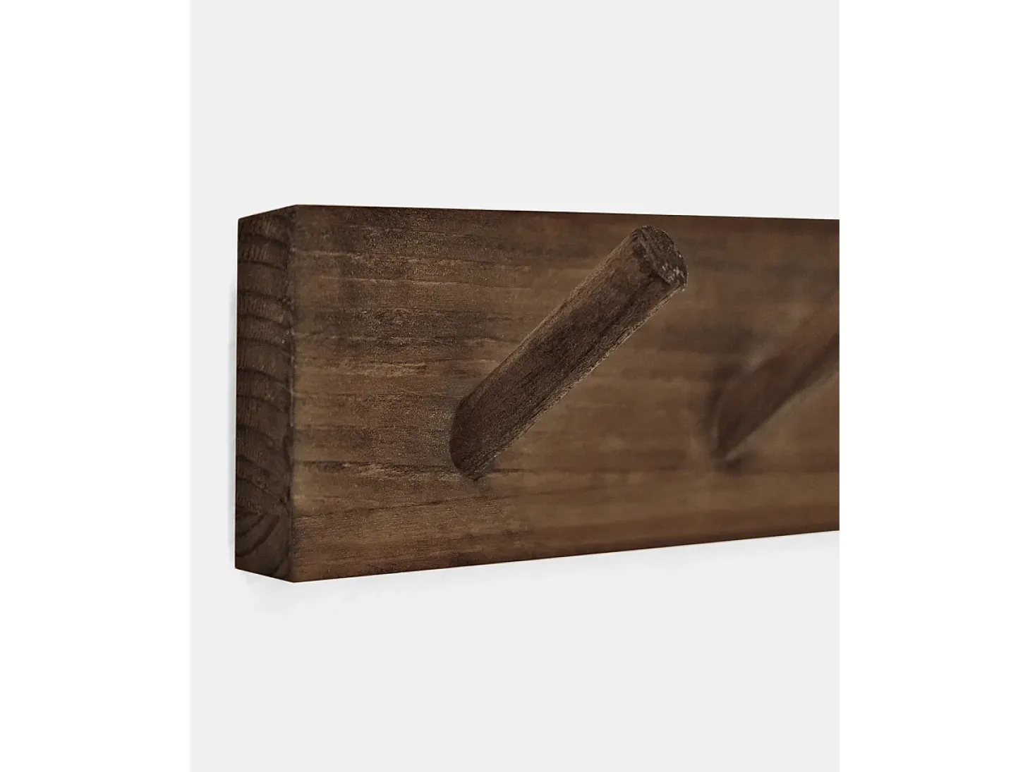 Colgador de pared de madera maciza en tono nogal de 61x5cm - KATE - DECOWOOD