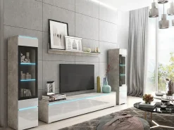 Conjunto moderno de muebles de salón 4 piezas, mueble TV 180 cm, 2 vitrinas y estante, cuerpo hormigón mate, frentes blanco brillo, de pie o colgante