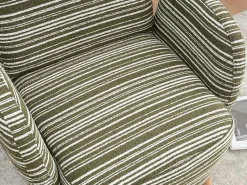 Línea 1.0 - Sillón Relax Bouclé con Reposabrazos con Bolsillos - Confort Ergonómico - Color Caqui - Para Decorar Cualquier Habitación