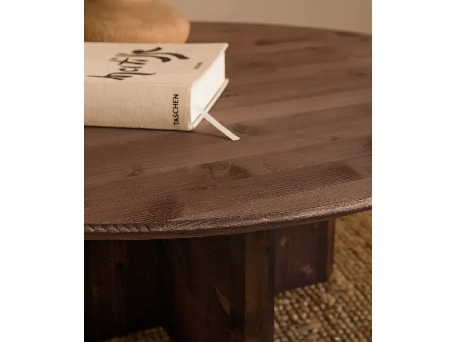 Mesa de centro redonda de madera de abeto maciza Decowood en color nogal de Ø60cm - BLOOM - DECOWOOD