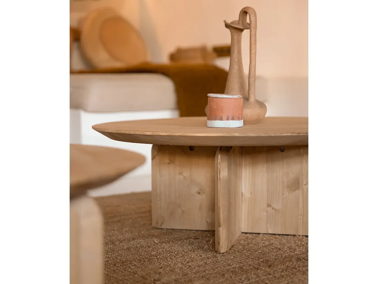Mesa de centro redonda de madera de abeto maciza Decowood en color roble medio de Ø60cm - BLOOM - DECOWOOD