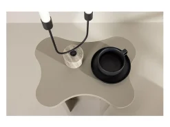 Mesa de rincón Molde beige.