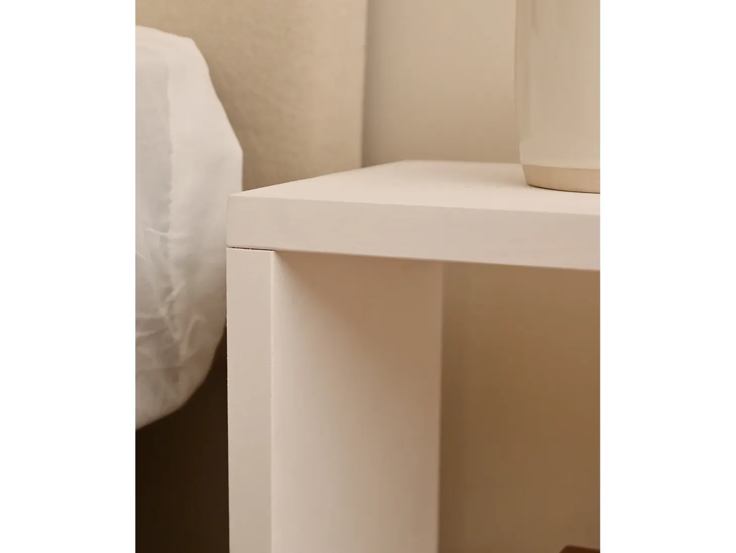 Mesita de noche de madera maciza en tono blanco de 40x20cm - MELLER - DECOWOOD