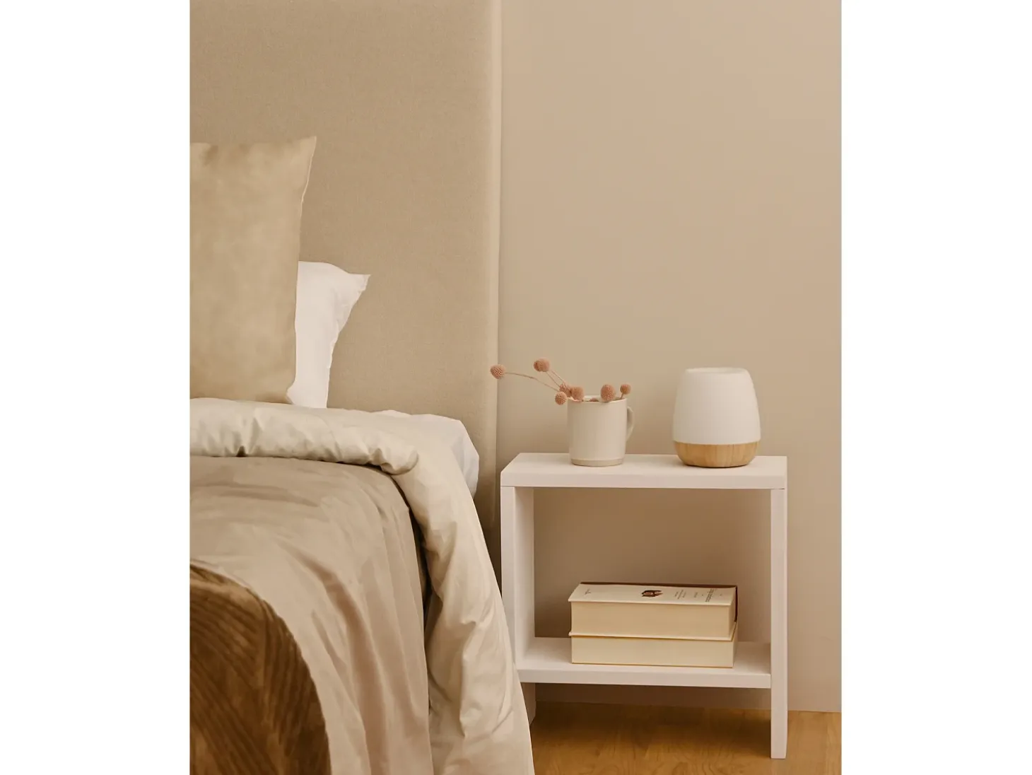 Mesita de noche de madera maciza en tono blanco de 40x20cm - MELLER - DECOWOOD