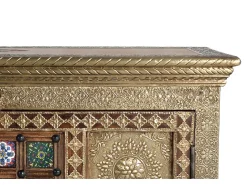 Mueble televisor hecho a mano con detalles de azulejos