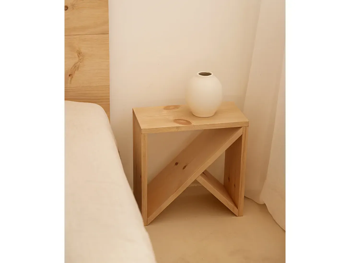 Pack 2 mesitas de madera maciza en tono roble medio de 50x50cm - STOKE - DECOWOOD