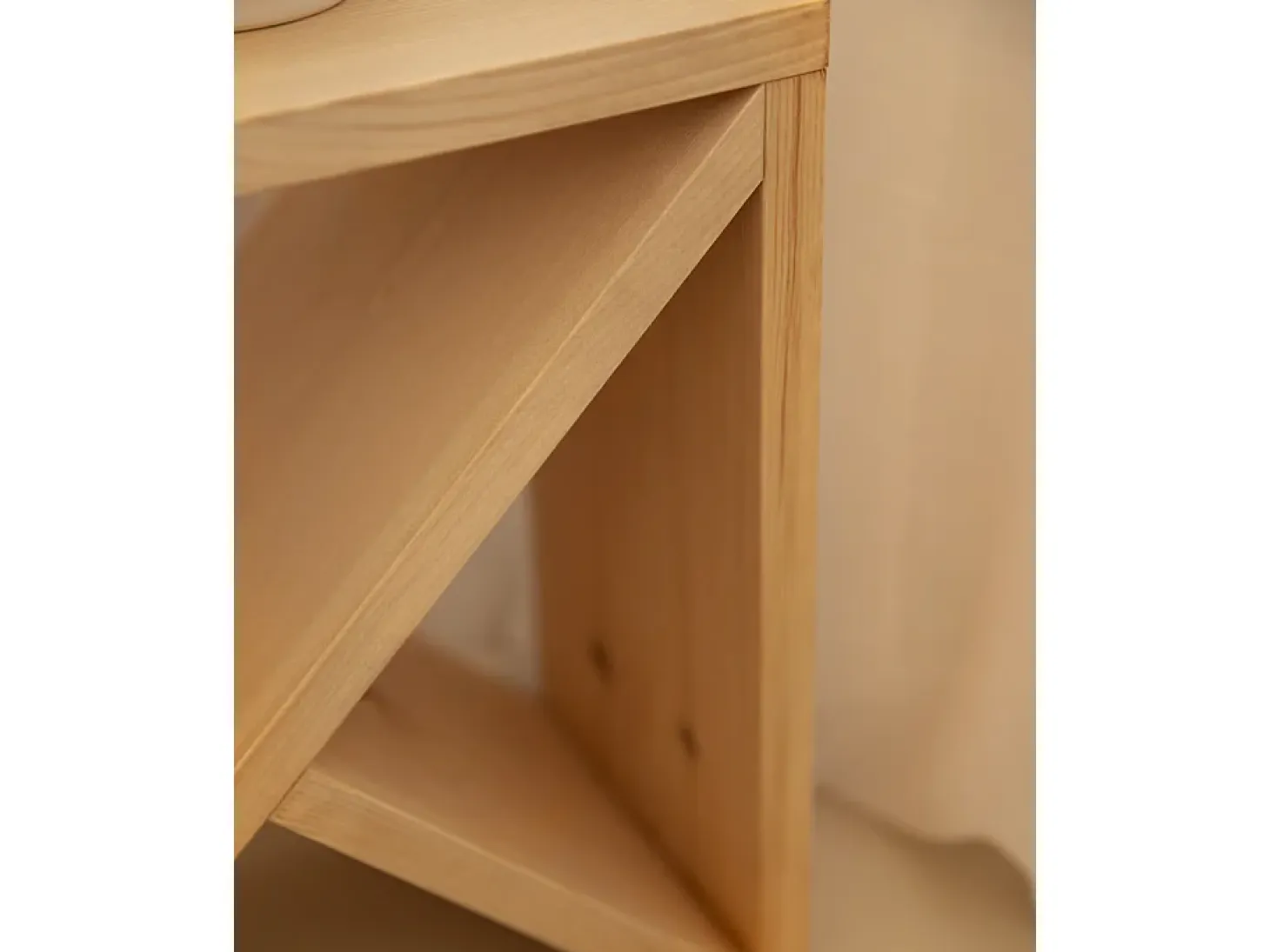 Pack 2 mesitas de madera maciza en tono roble medio de 50x50cm - STOKE - DECOWOOD