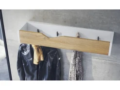 Perchero gancho de pared panel para colgar ropa Kolmio, cuerpo en blanco mate, frente en roble natural 83,5 x 12,5 x 21 cm