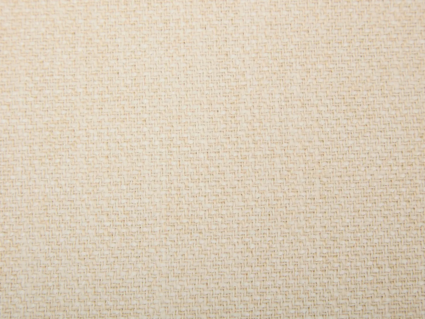 Sillón de tela beige capitoné. Estilo escandinavo. VATELY