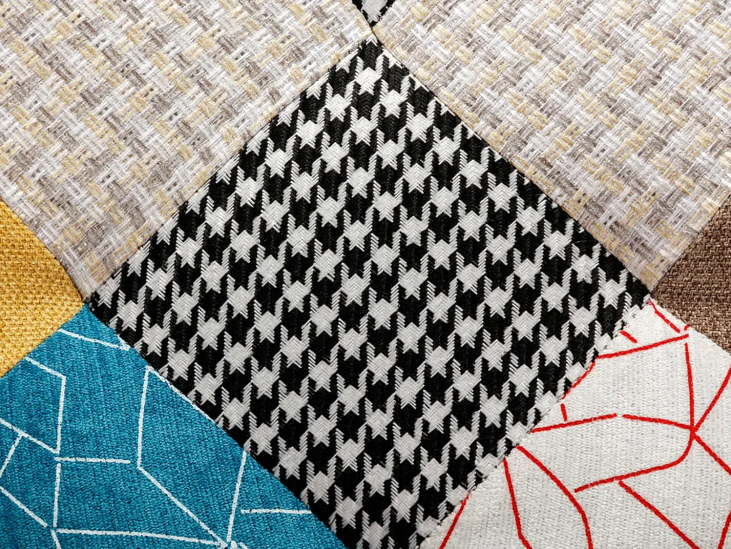 Sillón de tela patchwork VATELY