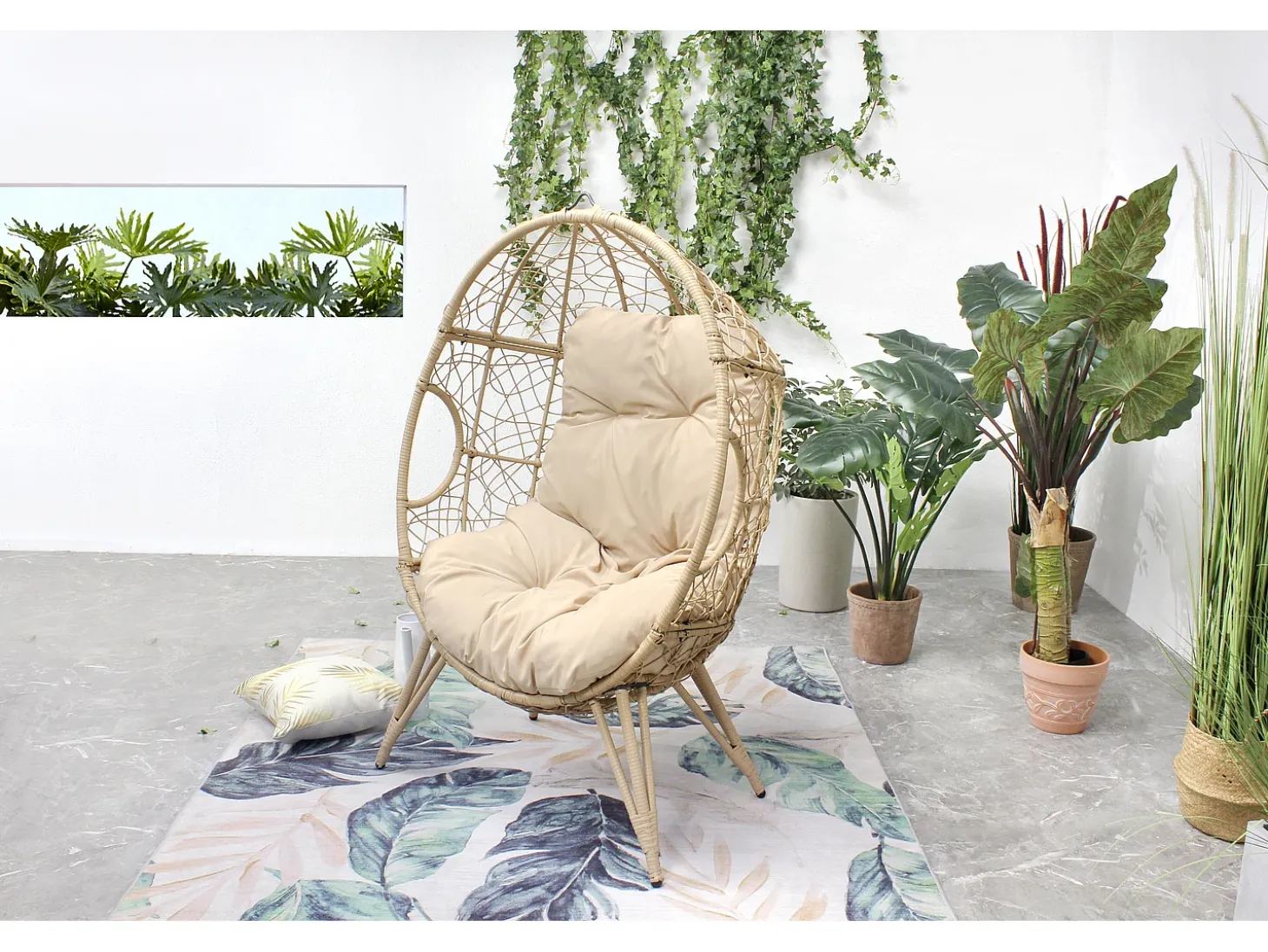 Sillón en forma de huevo resina efecto de ratán beige JANE