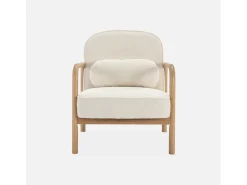 Sillón escandinavo de madera de hevea y borreguito crema