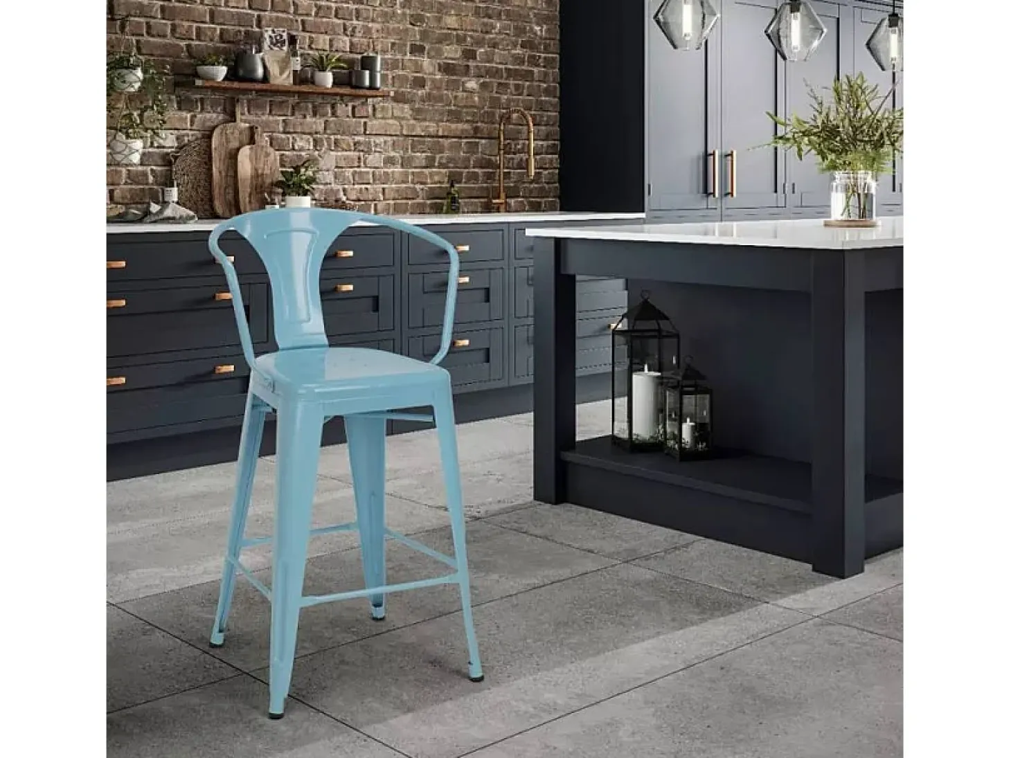 taburete diseño industrial para bar y cocina, con respaldo de metal estilo steel back - Azul