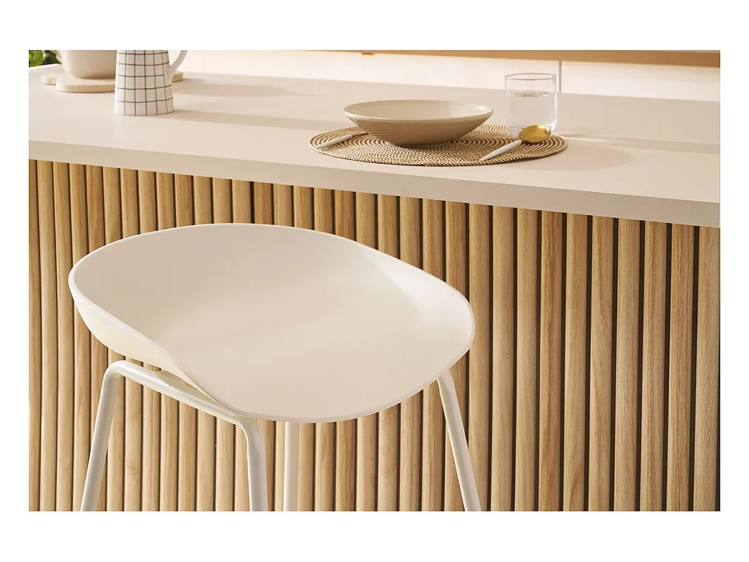 Taburetes de bar modernos blancos con patas en metal (lote de 2) PEBBLE