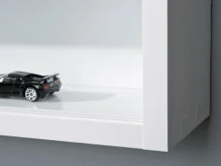 Vitrina Comit para colgar en la pared, 2 puertas de cristal color blanco.