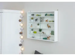 Vitrina Comit para colgar en la pared, 2 puertas de cristal color blanco.