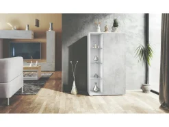 Vitrina Davos, vitrina independiente con 3 estantes de cristal y 8 compartimentos, blanco mate/hormigón oxidado (71,5 x 134 x 35 cm)