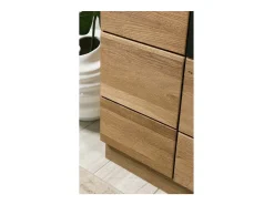 Vitrina en madera de roble miel y acero negro Mazora 95 cm