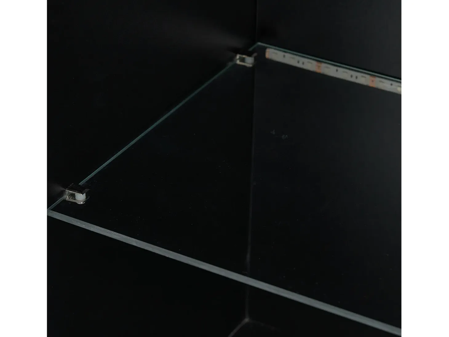 Vitrina negra con iluminación LED, 45x35x160 cm, 1 estante y 2 puertas, para salón y despacho